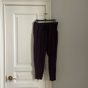 Lululemon dark purple joggers size 6. Elastic stretch and adjustable waist.